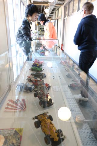  コンデレ展覧会の展示作業