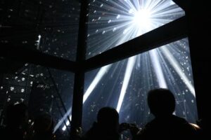 「ILLUMINART FES!!~夜は短し、歩けよ工場~。」で圧巻のイルミナイトツアー
