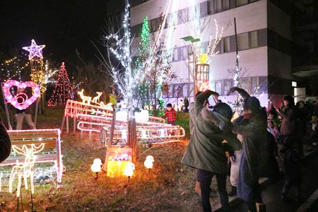  県央研究所で行われたイルミネーションの点灯式
