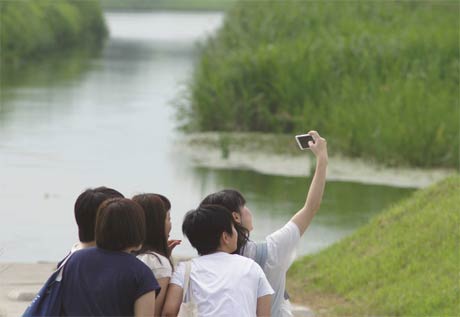  【ジュニア部門・最優秀賞】島倉梨玖さん（長岡市）「ひさしぶりー」長岡市寺泊町軽井 町軽井揚水機場取水口