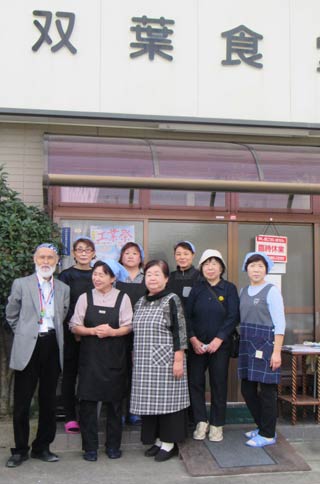 震災直後に三条市に避難していた豊田英子さんが店主の南相馬市の人気ラーメン店「双葉食堂」で昼食