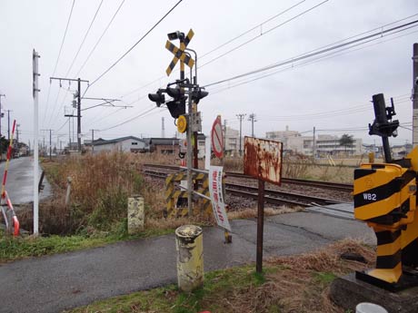  ぶつかった列車は写真左奥に向かって進行していた