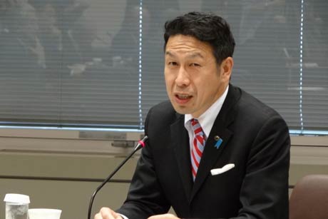 あいさつする米山知事