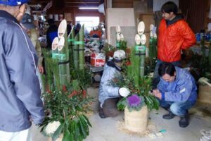 角松を作る西本成寺有志会