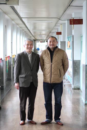 同窓会長の石崎さん(左)とPTA会長の原田さん