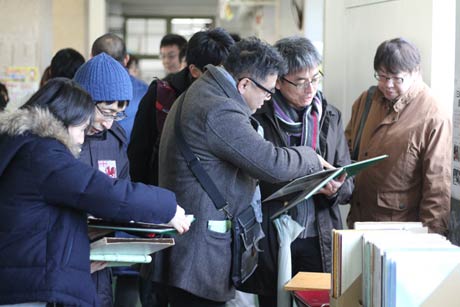 30日行われた三条小学校の学校開放のにぎわい