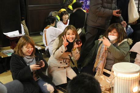 三条市内から二年参りに訪れた女子3人