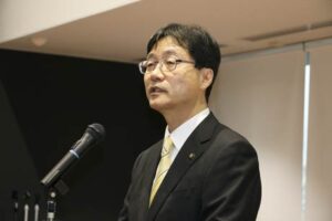 年頭訓示を行う鈴木市長