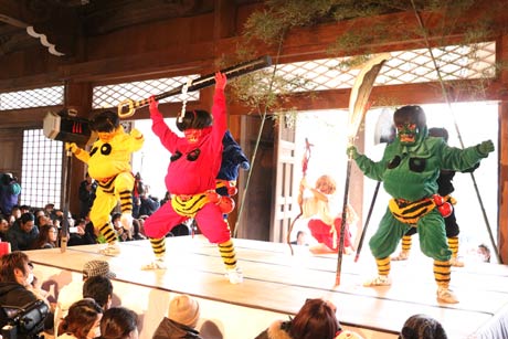 本成寺節分会の鬼踊り
