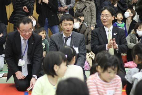 鈴木市長をはじめとした燕市役所も数合わせで参戦