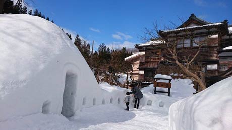 昼のかまくらのようす