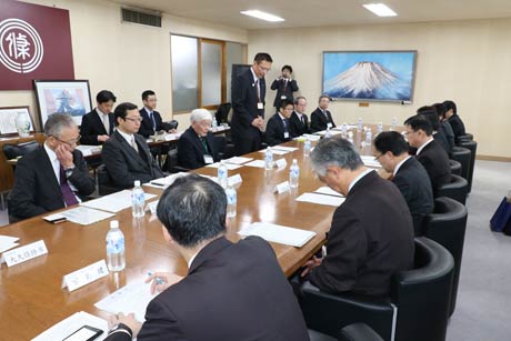 10年ぶりに開かれた三条市と郵便局との連携に関する意見交換会