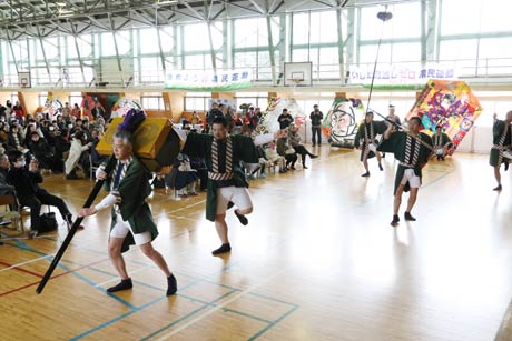 三条先供組合による先供練り歩き