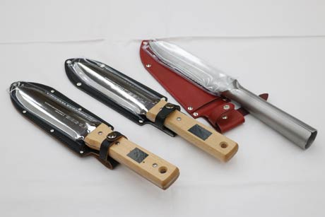  準グランプリで経済産業省製造産業局長賞の株式会社富田刃物の「HORI HORI KNIFE（レジャーナイフ）ベーシック・フルタング・フルメタル」