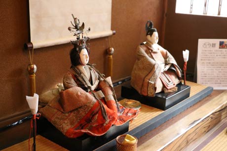 無匠庵に展示されている江戸末期の作とされる古今雛