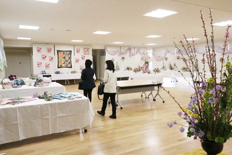 燕市中央公民館のグランドオープンにあわせて同公民館で開かれている市民教養講座フェティバル2017