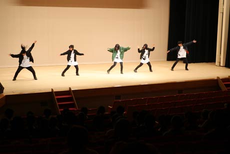 三条東高校のダンス発表