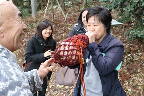 国上山でほら貝吹きに挑戦