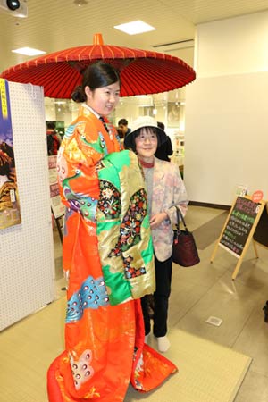 燕三条Wingでおいらん衣装を羽織体験