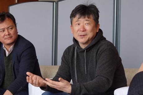 国定市長と和やかに話す竹下さん