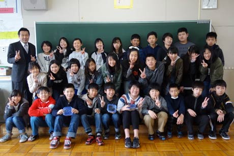 桜茶を作って卒業を迎える6年生