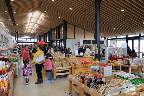  道の駅にあわせて取り扱い商品を見直した庭園生活感