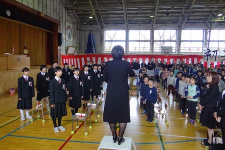 全員で校歌を合唱