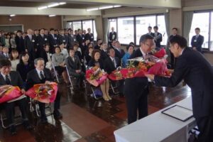 三条市の平成28年度退職者辞令交付式