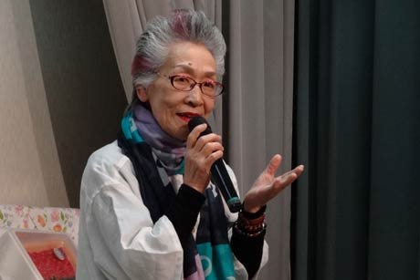 あいさつする五十嵐さん
