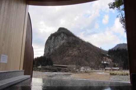 リニューアルで露店風呂から望める八木ヶ鼻の絶景
