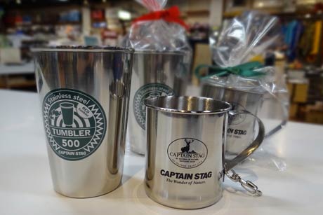キャプテンスタッグベースで3,000円以上の買物をした先着100人に日替わりでプレゼントしたマグカップかタンブラー