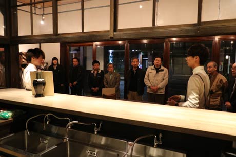 20日のレセプションパーティーでの見学会
