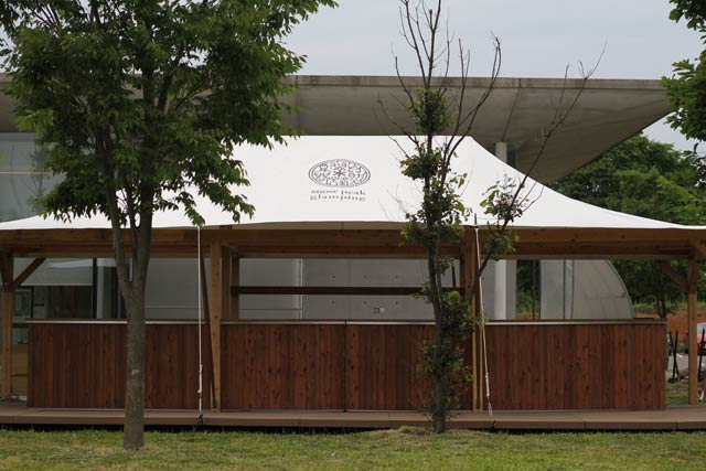 Headquartersに設置されたスノーピークグランピングのテント