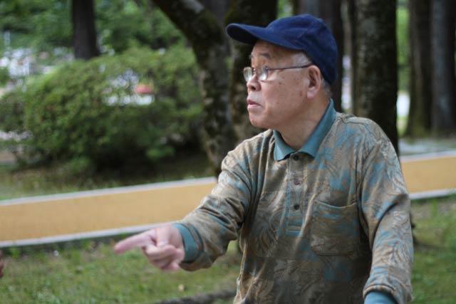 「若手を育てられなかった」と話すやひこホタルの会の会長だった羽生信二さん