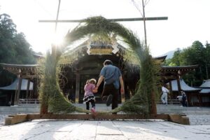 弥彦神社の茅の輪まつり