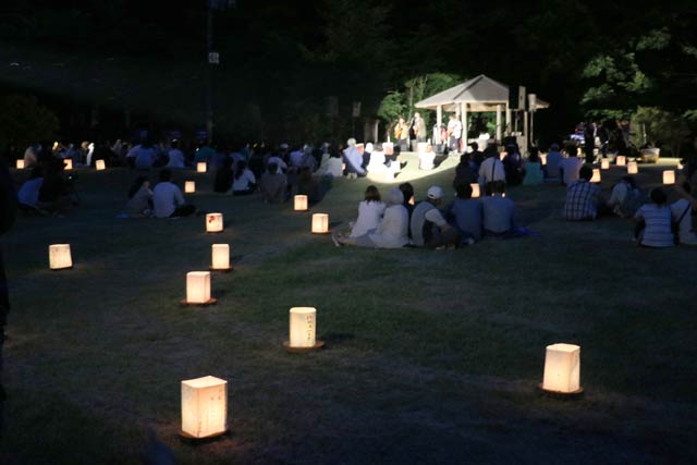  丸小山公園で野外コンサート