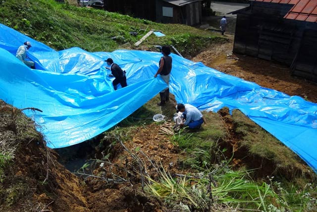  三条市濁沢の土砂崩れ現場