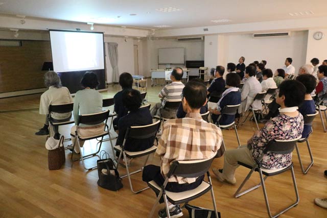今年度のつばめ目耕塾の初回に50人余りが参加 