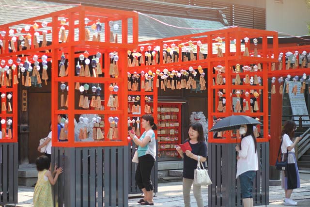  白山神社で開かれている風鈴まつり
