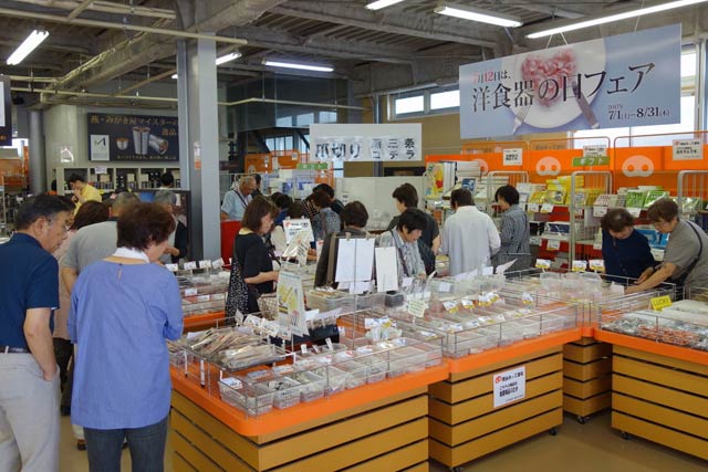  洋食器の日フェアのコーナー