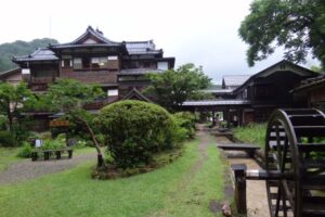 通常通り営業している嵐渓荘