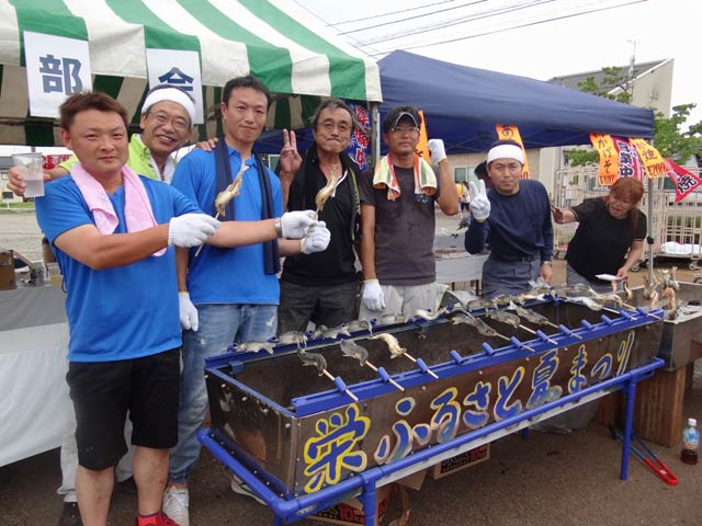 アユを売る模擬店