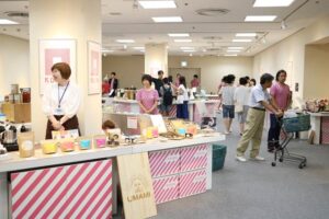 新潟伊勢丹で開かれているNIIGATA越品と「燕三条　工場の祭典」のコラボ