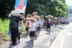 第10回の100km徒歩の旅 台風5号接近で猛暑と風雨が立ちはだかる