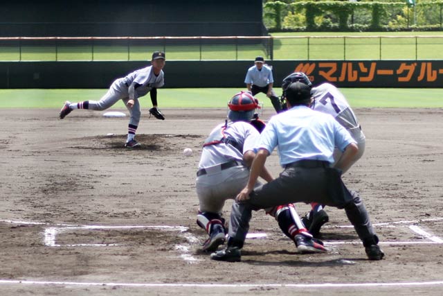  10日開幕した大学野球サマーリーグ　三条パール金属スタジアムで第1試合慶応大-中越高戦 ?