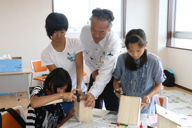  募金箱を作ろう教室