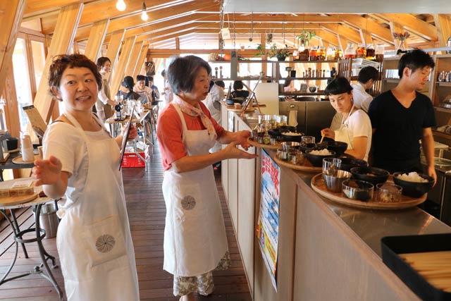 136食を販売して大忙しだった12日のあさイチごはんのようす