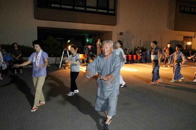 燕市民謡団体有志による初めての納涼盆踊り大会