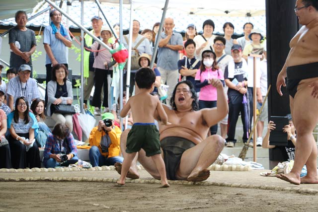  子どもたちの相撲稽古体験