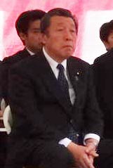  2016年4月16日、第81回大河津分水殉職者慰霊式に出席した長島氏